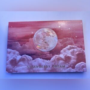 Lunar Beauty Strawberry Dream Eyeshadow Palette